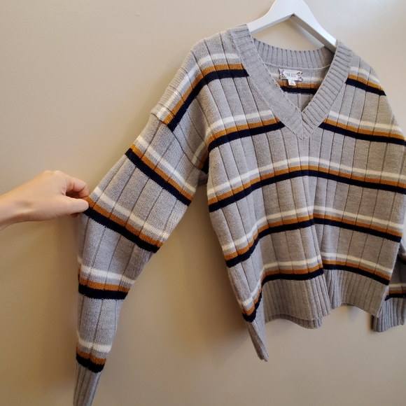 Pinkrose v neck sweater with stripes, medium, great to wear with shirts layered - Picture 5 of 7